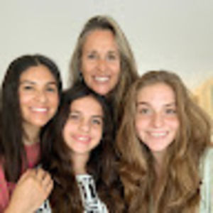 Meet your Posher, Alejandra